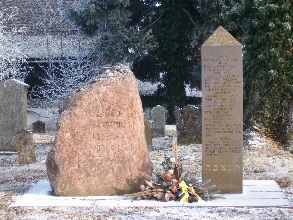 Gedenkstein und Stele